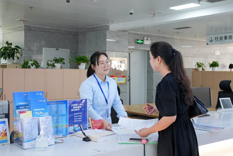 上海经济的脉动：信息咨询行业的蓬勃发展